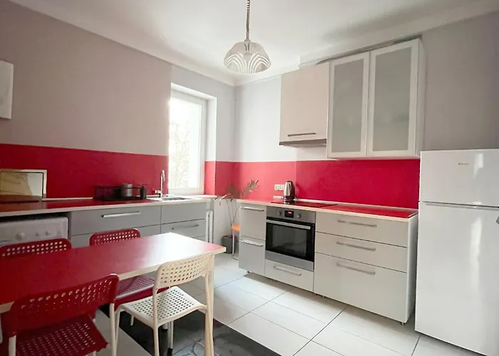 25 شقة غدينيا